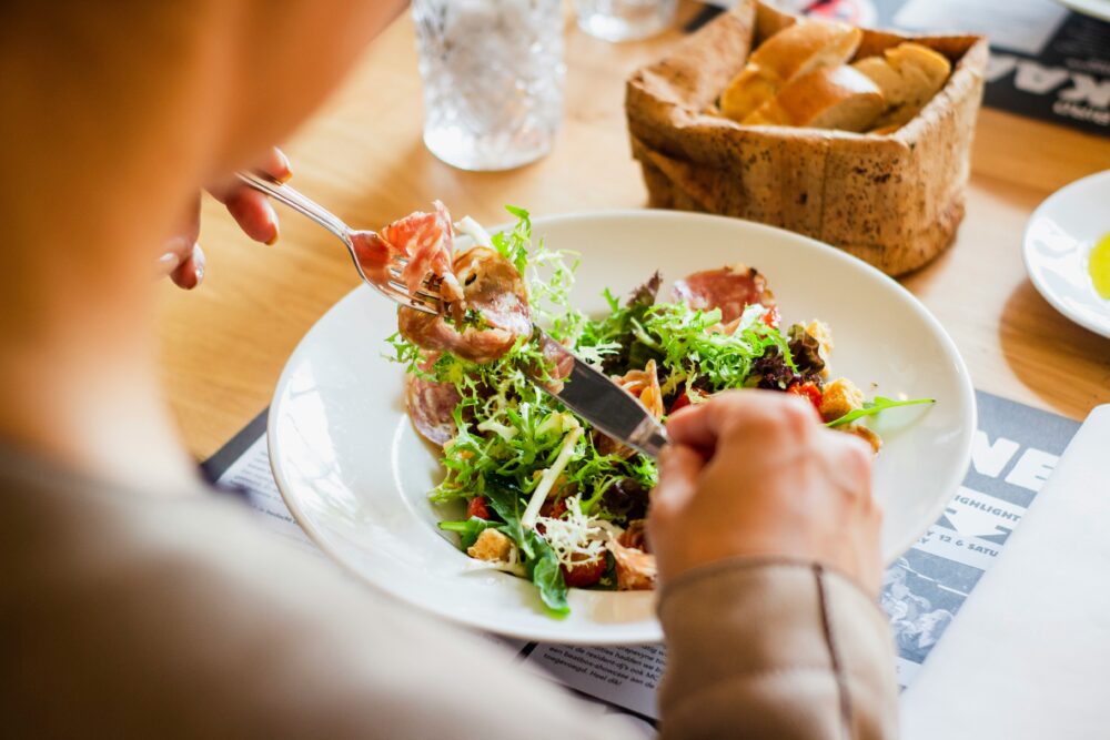 ご飯作りたくないしお金もない人は1日「ほぼ」1食から