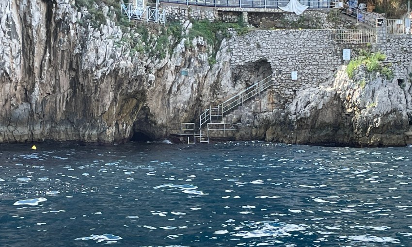カプリ島・青の洞窟終日観光