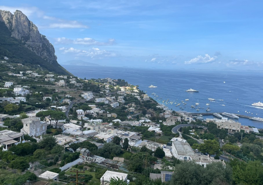 イタリア　カプリ島　上部