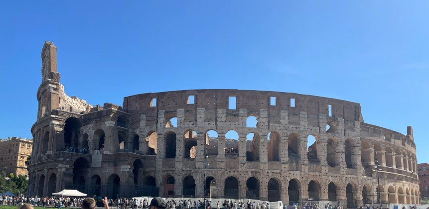 イタリア　ローマ　コロッセオ外観
