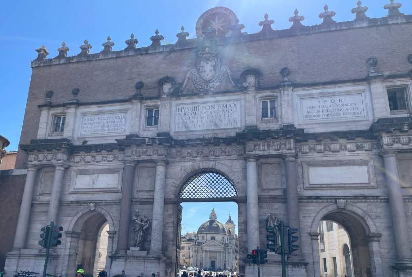イタリア　ローマ　ポポロ広場
