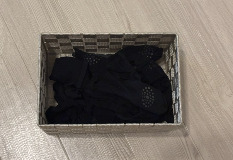 靴下が入る入れ物なら100均のどのアイテムでもOK 靴下収納